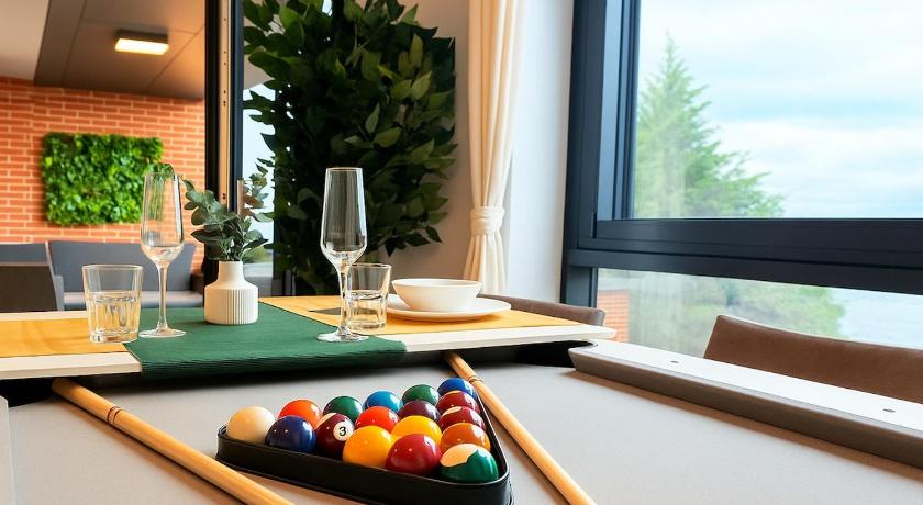 Brand-New Luxury Residences, Private Terrace - Opposite Piccadilly Line, 1-8 Guests