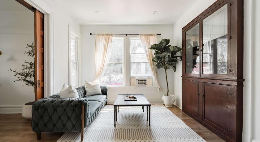 Stay Portland - The Etoile Suite - Nob Architecture & Boutiques