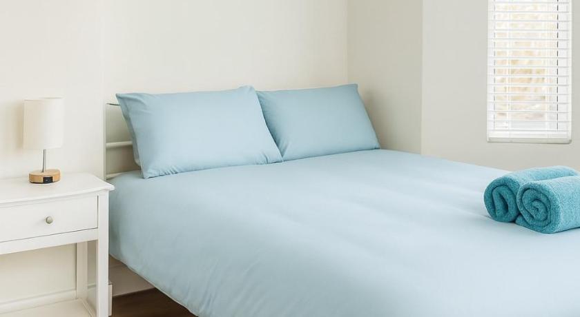 58 Stylish Acton Studio Fast Central Connection