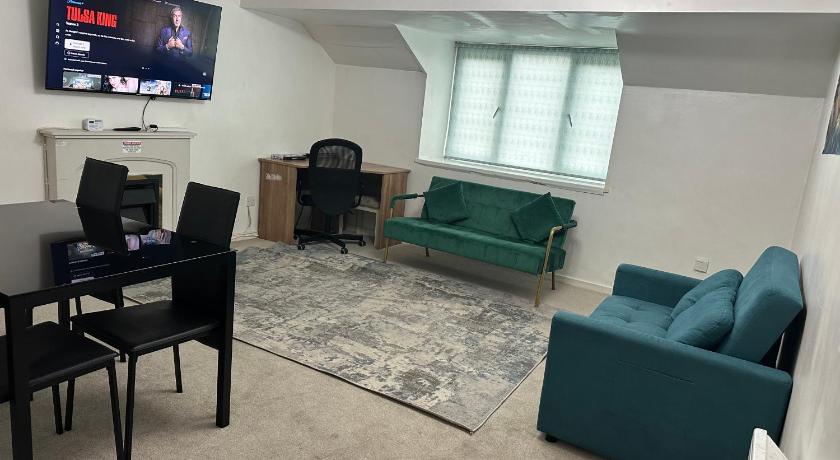 Serene Birmingham City Apartment with free parking - Sleeps 6 - Prime, Disney, Netflix