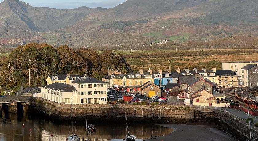 River's Edge Penthouse