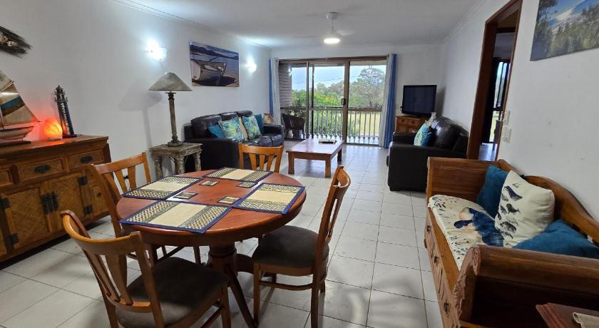 Spacious - Sunrise over the sea