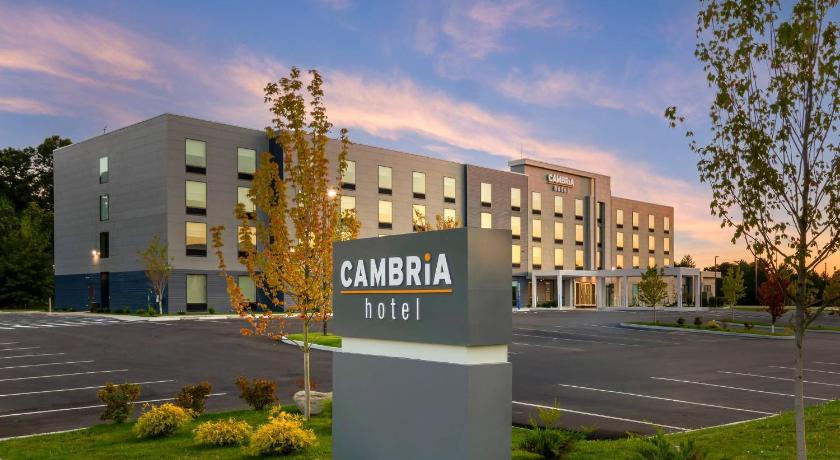 Cambria Hotel & Suites Plymouth