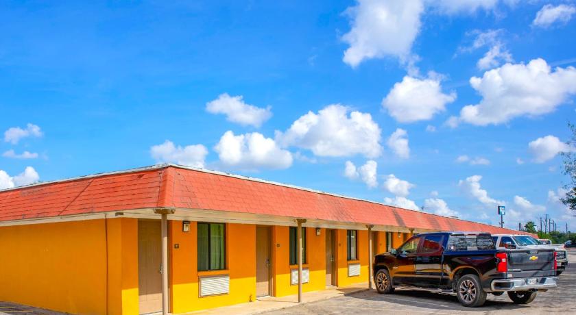 Budget Inn By OYO Edinburg Hwy 281