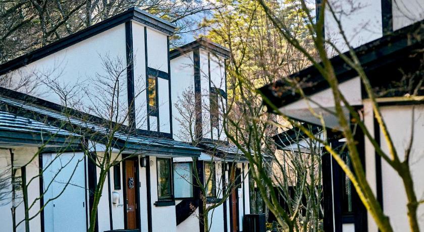 ハンズアウトドアリゾート（旧 グランピングヴィラハンズ河口湖）