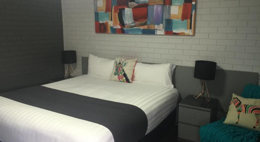 Blue Violet Motor Inn