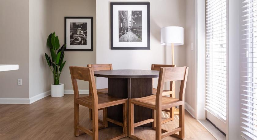 Kasa Freemorewest Charlotte