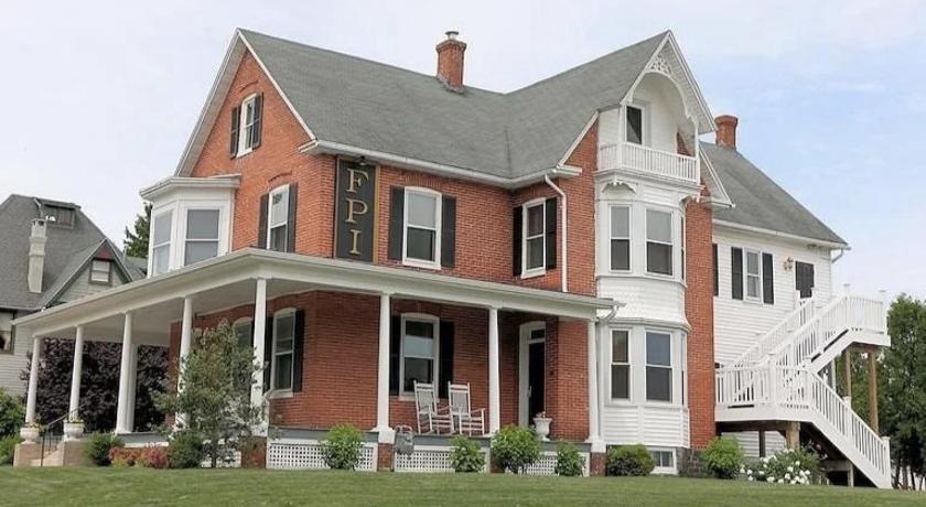 Heartland suites bed and breakfast