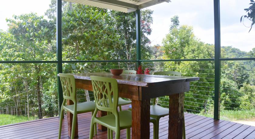 Mena Creek Flower House
