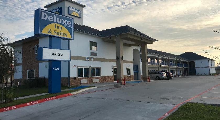 Deluxe Inn & Suites - Baytown