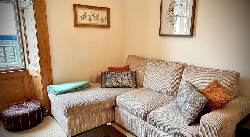 Lovely spacious city centre 2 bed apartment