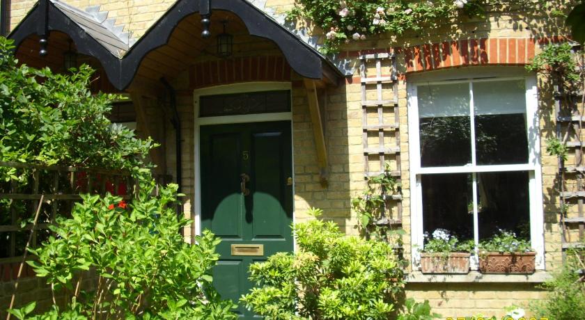 Old Station Gardens, SW London