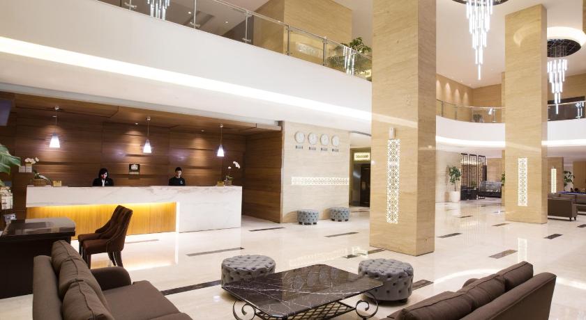 Grand Mercure Solo Baru