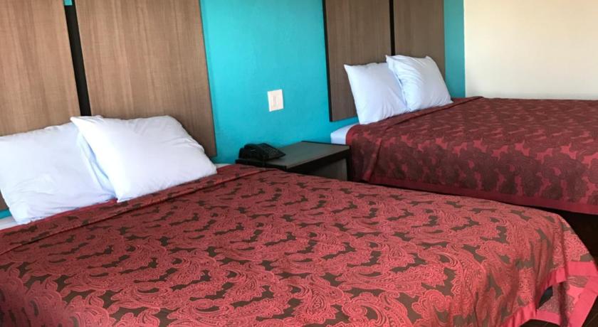 Moonlight Inn & Suites