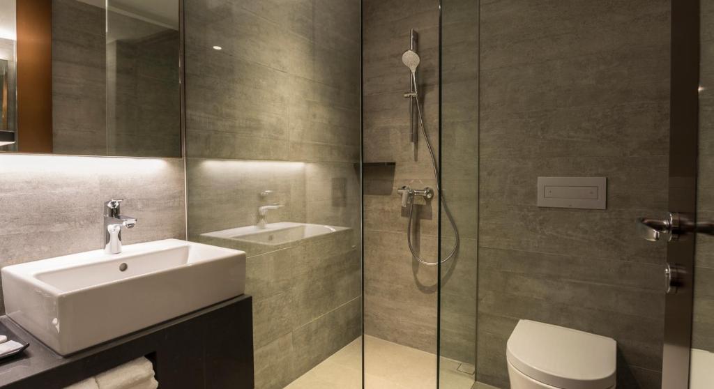 Ảnh 30 Bencoolen Phòng 2 giường có ban công (Twin Room with Balcony) 1