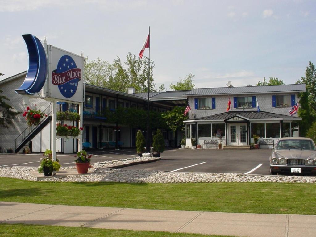 Blue Moon Motel