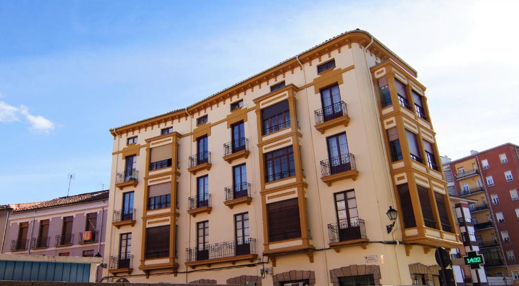 Pension Sandoval by gaiarooms