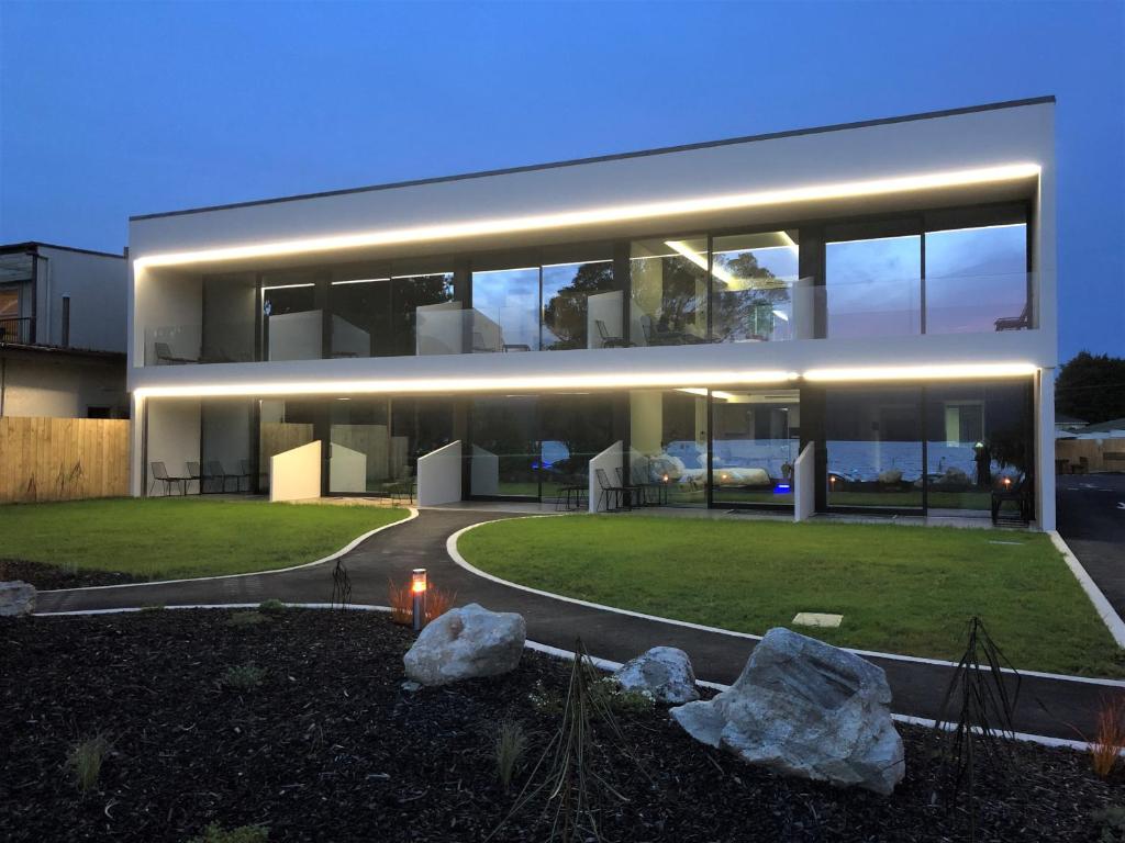 Fiordland Lakeview Motel and Apartments