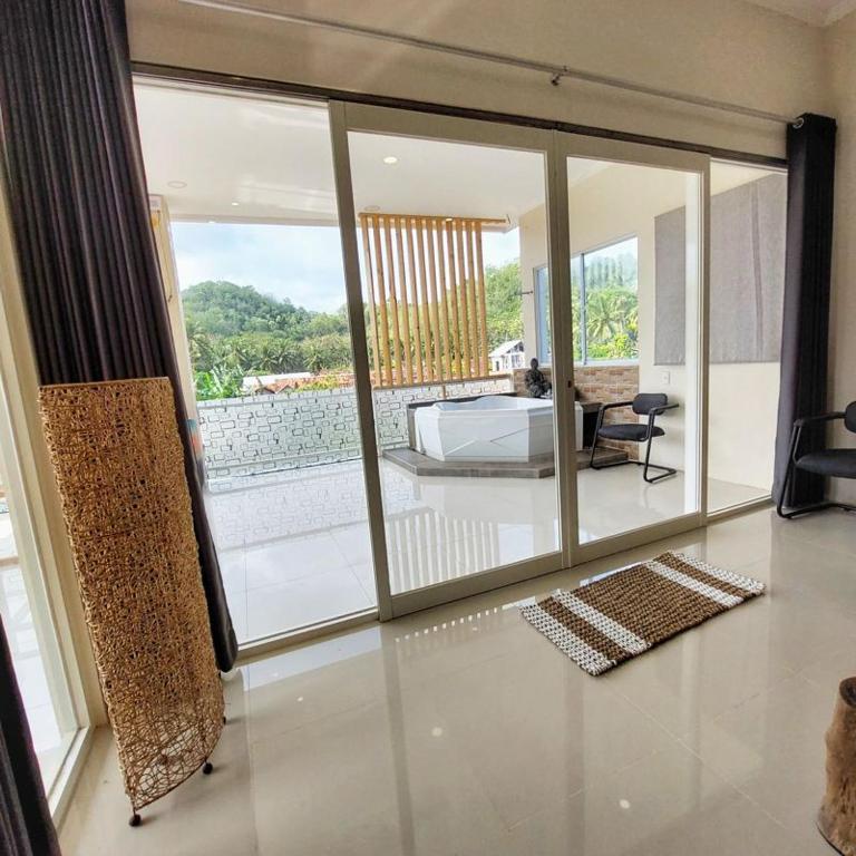 Summerfield Homestay and Cafe