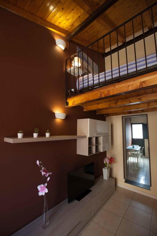 More about 3 Wood Lofts