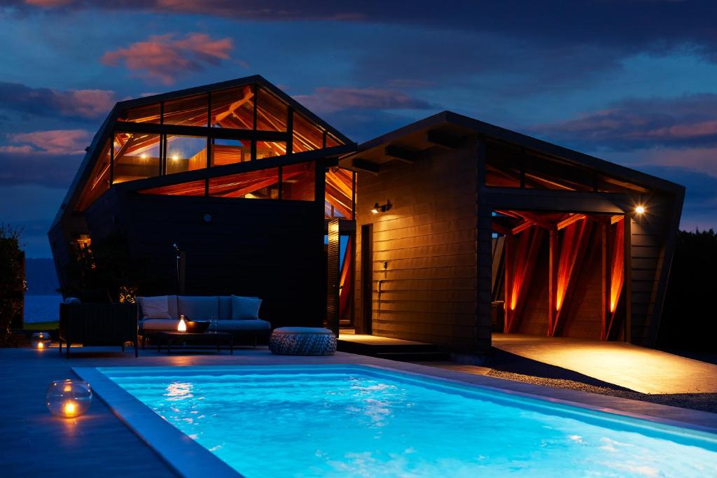 CAP MARTIN Funny house