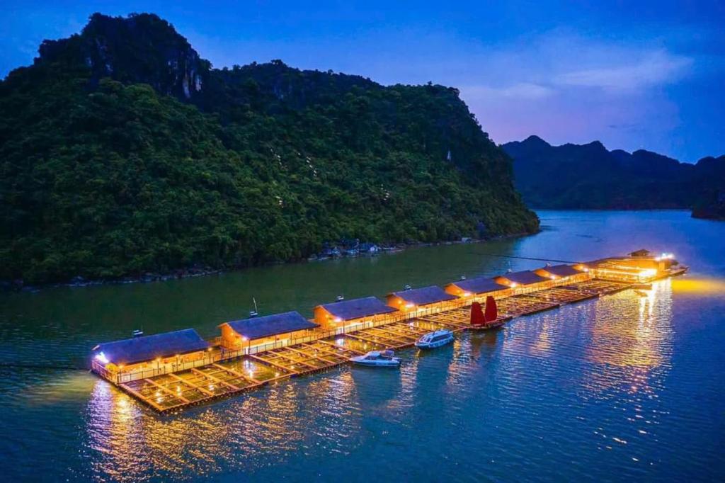 Napoli Hostel Cat Ba