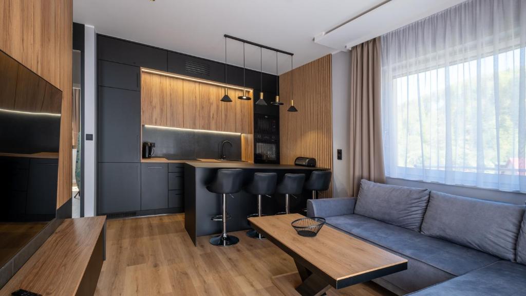 River Park, Sun & Snow