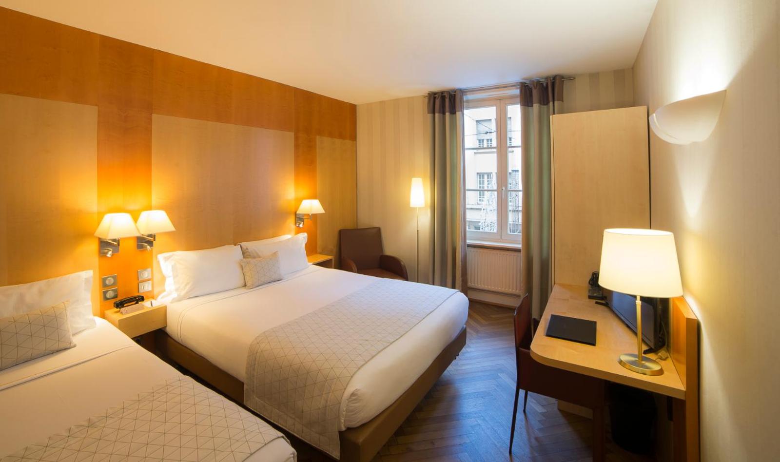 HANNONG Hotel & Wine Bar