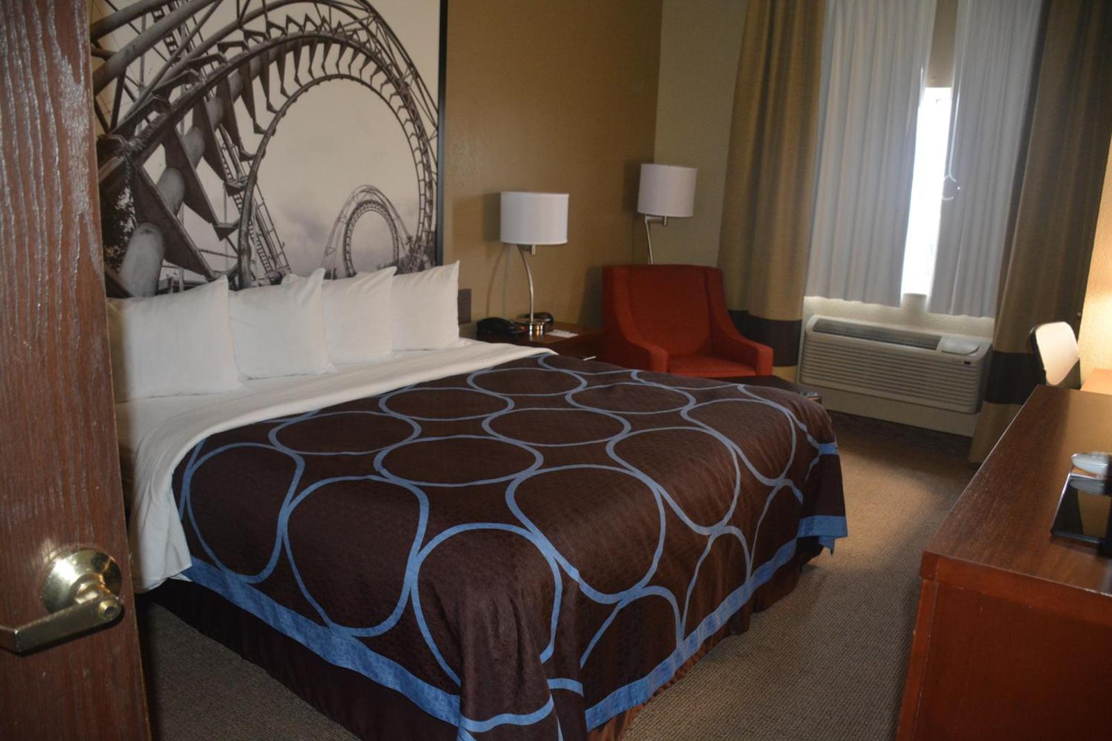 Super 8 by Wyndham Altoona