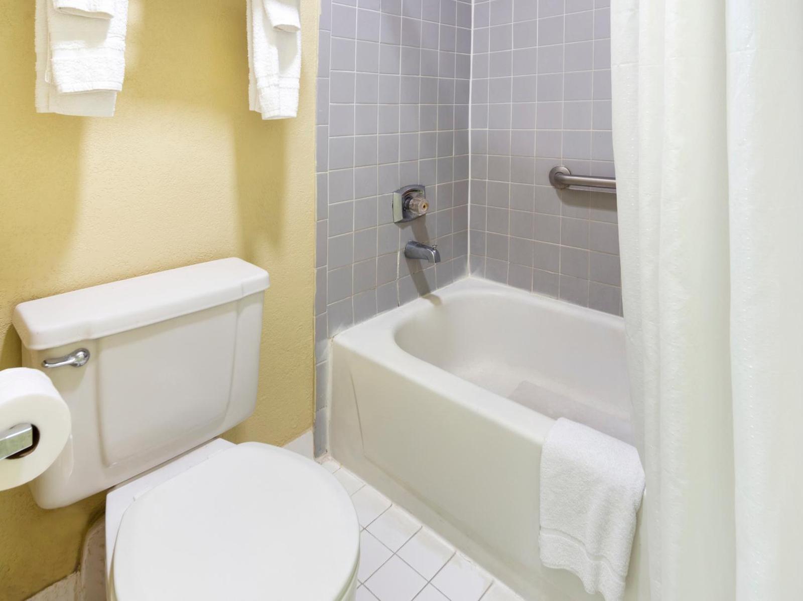 Budgetel Inn And Suits