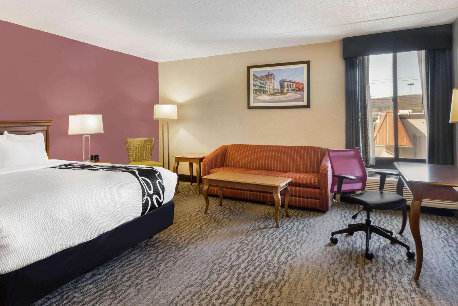 La Quinta Inn & Suites by Wyndham Binghamton - Johnson City