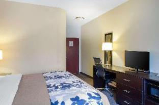 Sleep Inn & Suites East Chase