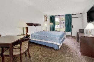 Days Inn by Wyndham Kissimmee FL
