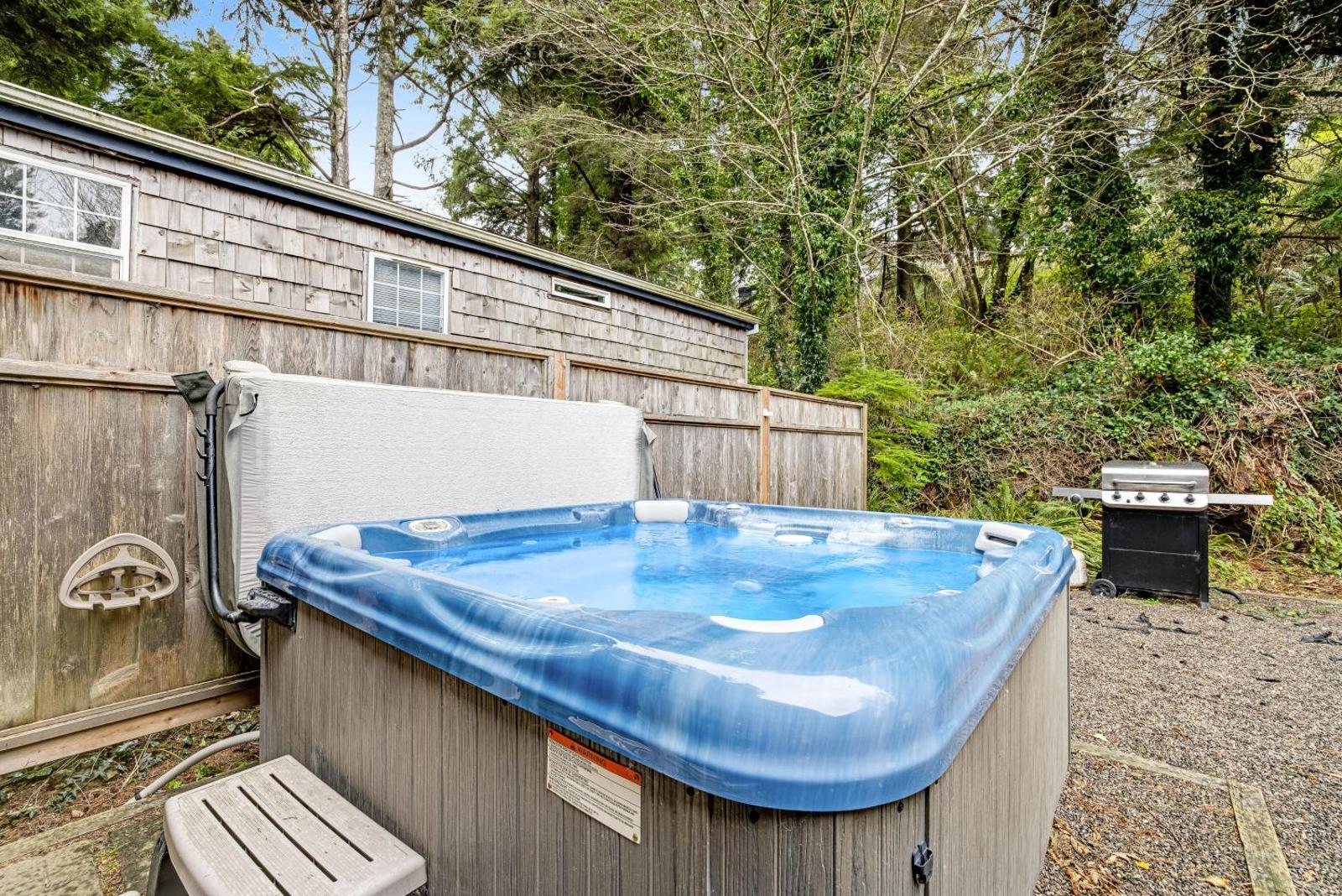 Captain Easy's Retreat