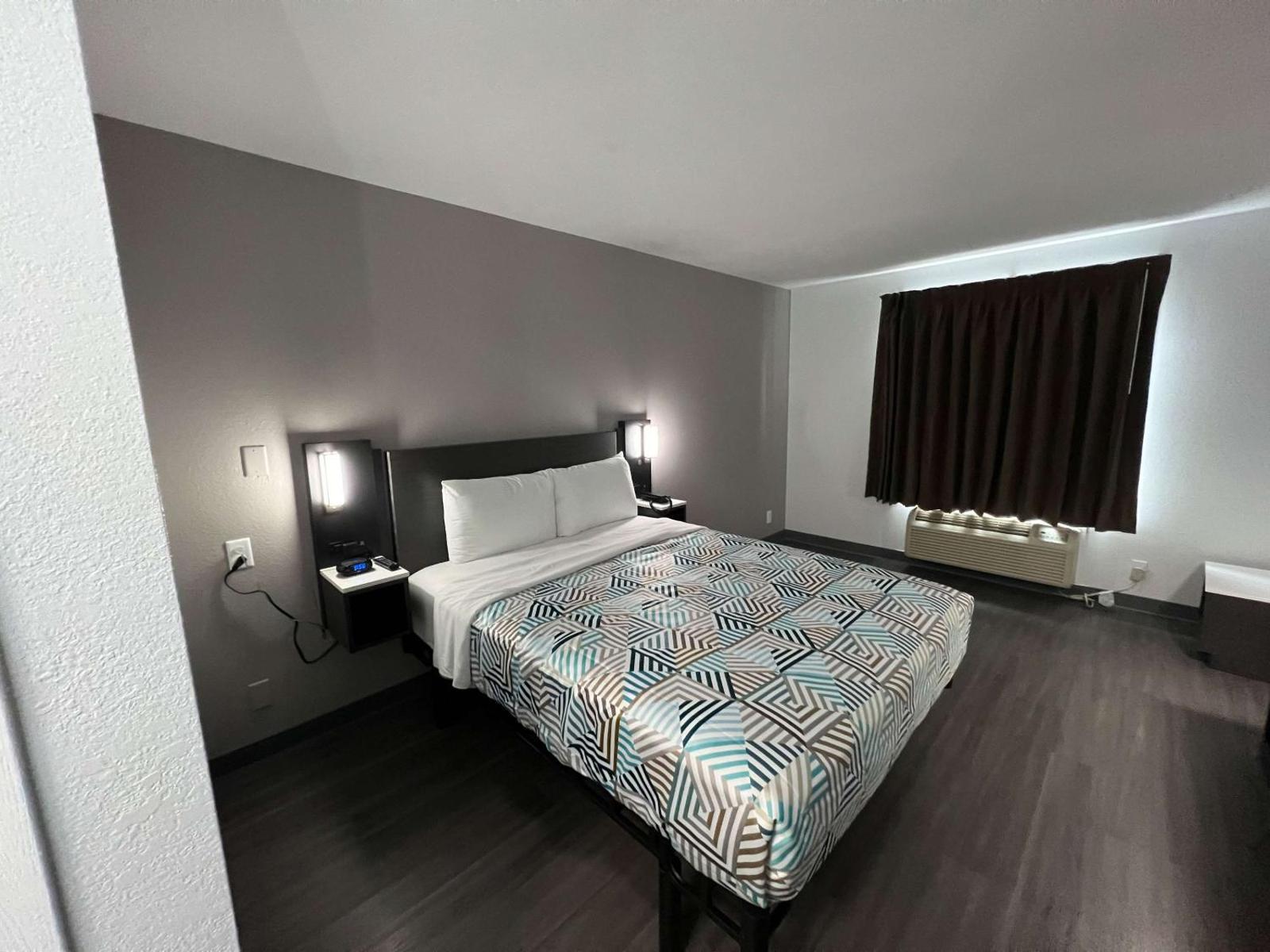 Motel 6-Altoona, IA - Des Moines East