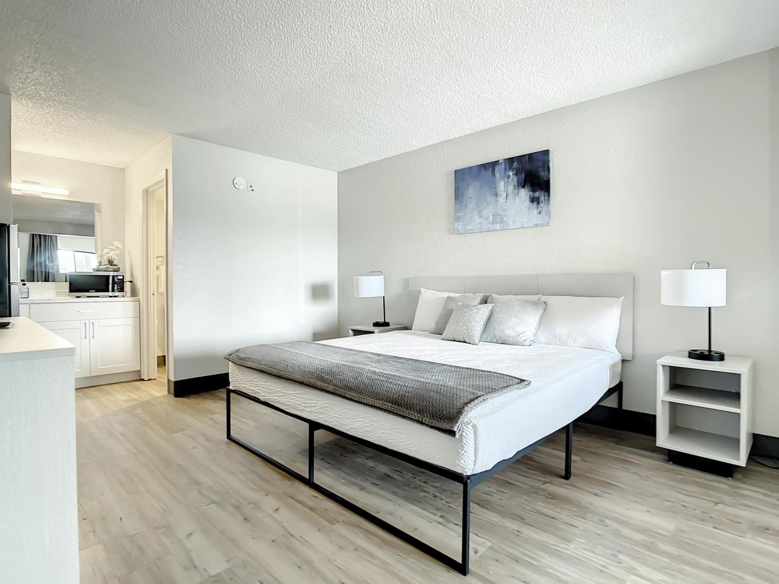Travelodge Suites by Wyndham East Gate Orange