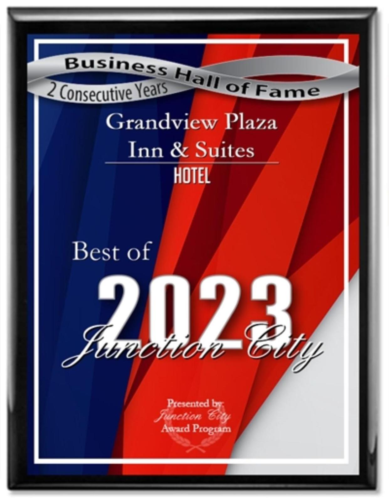 Grand View Plaza Inn & Suites
