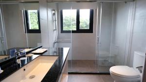 Deluxe 2 giường có cửa sổ (Deluxe Twin with Window)