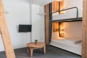 Phòng Deluxe 4 người (Deluxe Quadruple Room)
