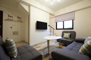 Phòng gia đình với phòng tắm riêng. (Family Room with Private Bathroom)