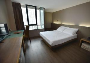 Phòng Đôi Loại Sang (Deluxe Double Room)