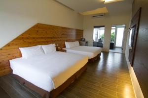 Phòng 4 Người Có Bồn Tắm (Quadruple Room with Bath)