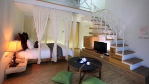 Suite Gia Đình Có Ban Công (Family Suite with Balcony)