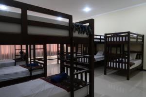 Giường Tầng Trong Phòng Ngủ Tập Thể Cho Nam Và Nữ (Bunk Bed in Mixed Dormitory Room)