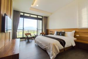 Phòng Deluxe Giường Đôi Có Bồn Tắm (Deluxe Double Room with Bath)