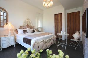 Phòng Deluxe Giường Đôi Có Bồn Tắm (Deluxe Double Room with Bath)