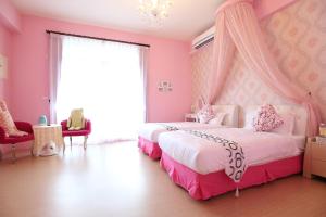 Phòng Deluxe Giường Đôi Có Ban Công (Deluxe Double Room with Balcony)