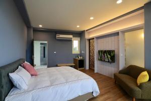 Suite Nhìn Ra Vườn (Suite with Garden View)
