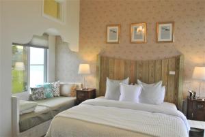 Suite Gia Đình Có Ban Công (Family Suite with Balcony)