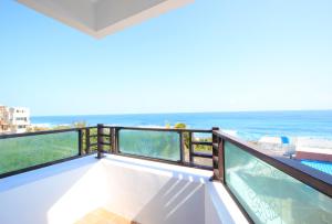 Phòng Giường Đôi có Ban công và Nhìn ra Biển (Double Room with Balcony and Sea View)